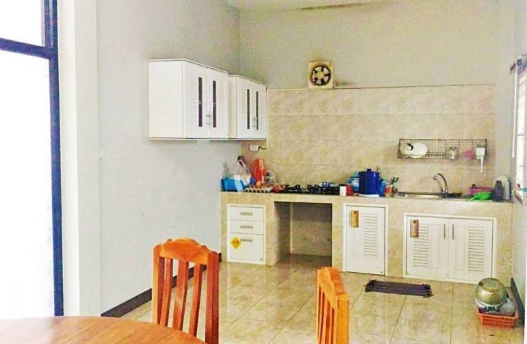 ขายบ้านเดี่ยว พฤกษาแลนด์ หนองชาก บ้านบึง ชลบุรี ราคาดีที่สุดในย่านนี้! เพียง 2.99 ล้านบาท บนพื้นที่กว้างขวางถึง 93.4 ตร.ว. ขนาด 2 ห้องนอน 2 ห้องน้ำ พร้อมห้องครัว ห้องทานข้าว และห้องรับแขก แถมเฟอร์นิเจอร์และแอร์ 2 เครื่อง จอดรถสบายๆ ได้ถึง 7 คัน! (ในบ้าน 4