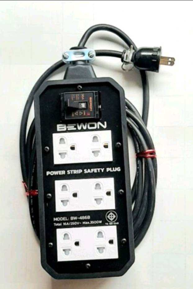 ปลั๊กพ่วง 5000w บล็อกยาง 4"×8" ปลั๊กกราวด์รุ่นใหม่ 6 เต้ารับ พร้อม Breaker 30A พร้อมสาย vct 2×2.5 ยาว 5-10-15-25m