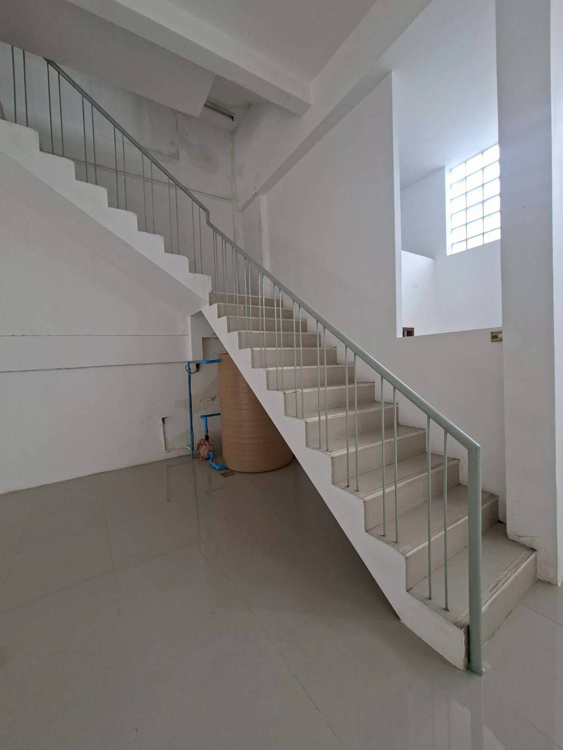 ให้เช่าอาคารพาณิชย์ 2 คูหา 3 ชั้น+ดาดฟ้า ติด ถนนเฉลิมพระเกียรติ ใกล้โรงพยาบาลสินแพทย์ (N.1855)