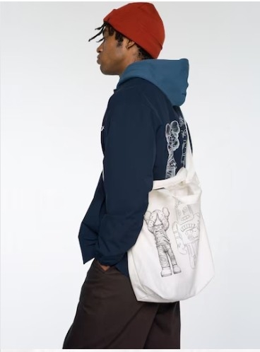 กระเป๋า Uniqlo KAWS WARHOL 2WAY tote bag 21 ลิตร
