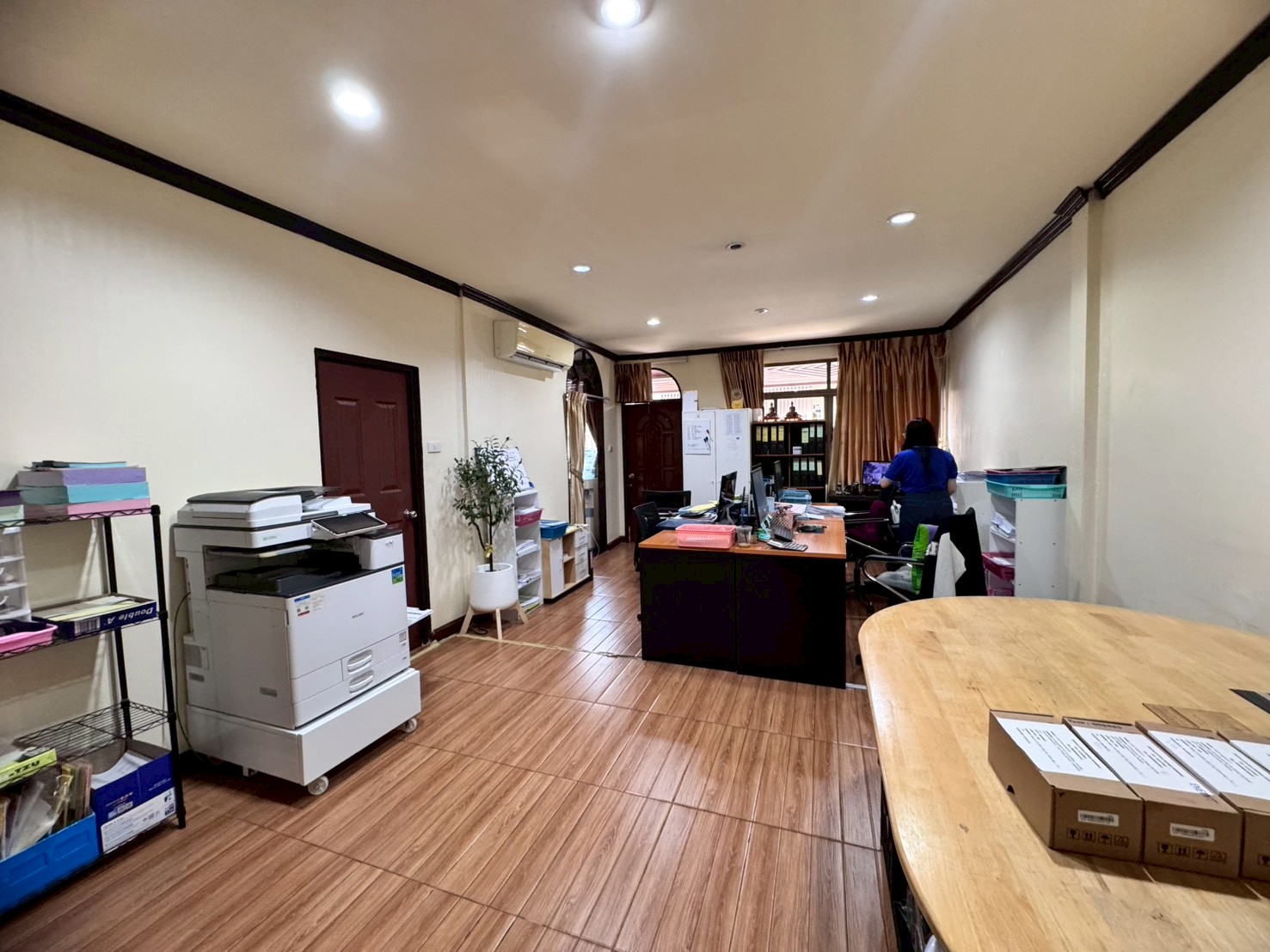 ขายทาวน์เฮ้าส์ 2 ชั้น ใกล้สมิติเวช ซอยสุขุมวิท 49/1 ทำเลดีเดินทางสะดวก (N.1872)