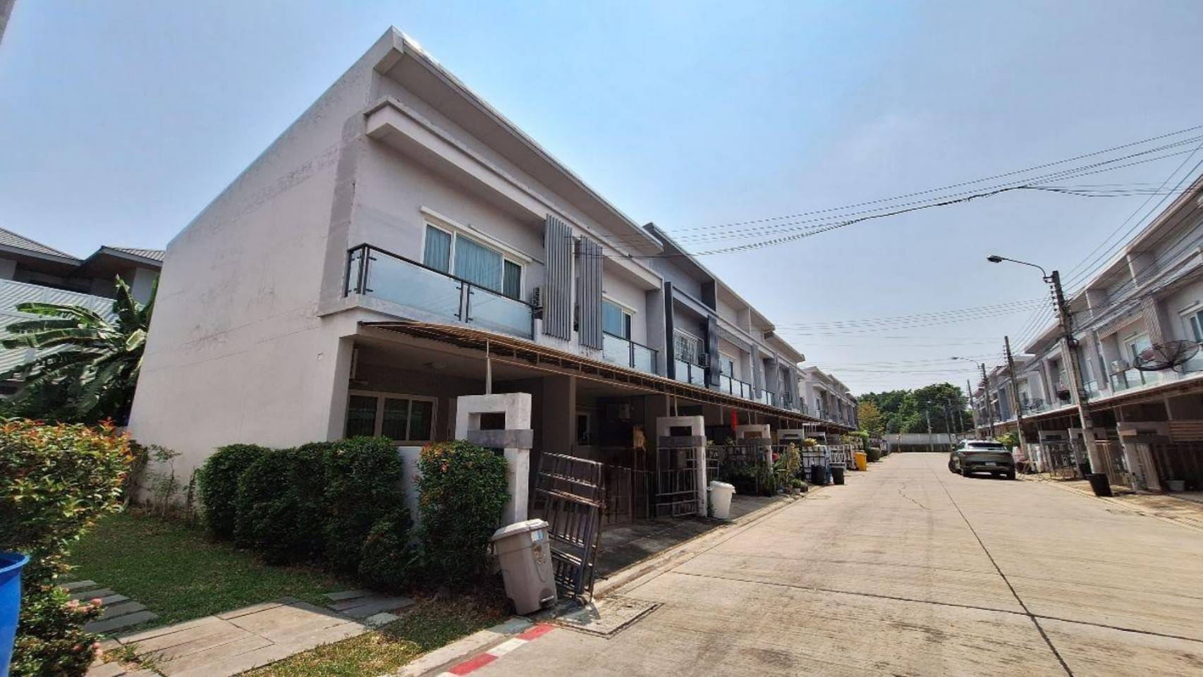 ขายทาวน์เฮ้าส์ หมู่บ้านดิ เอ็กซ์คลูซีฟ พัฒนาการ 44 (The Exclusive Village - Pattanakarn 44) (N.942)