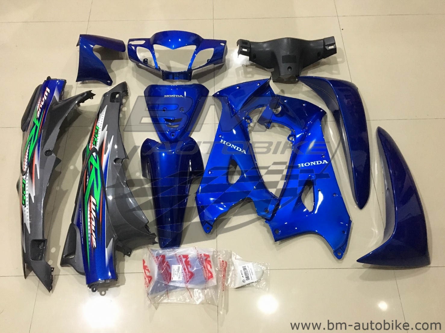 ชุดสี WAVE 125R สีน้ำเงิน-เทาA11กุญแจใหญ่ + หน้ากากหลัง + อกไก่ 4,500 กรัม