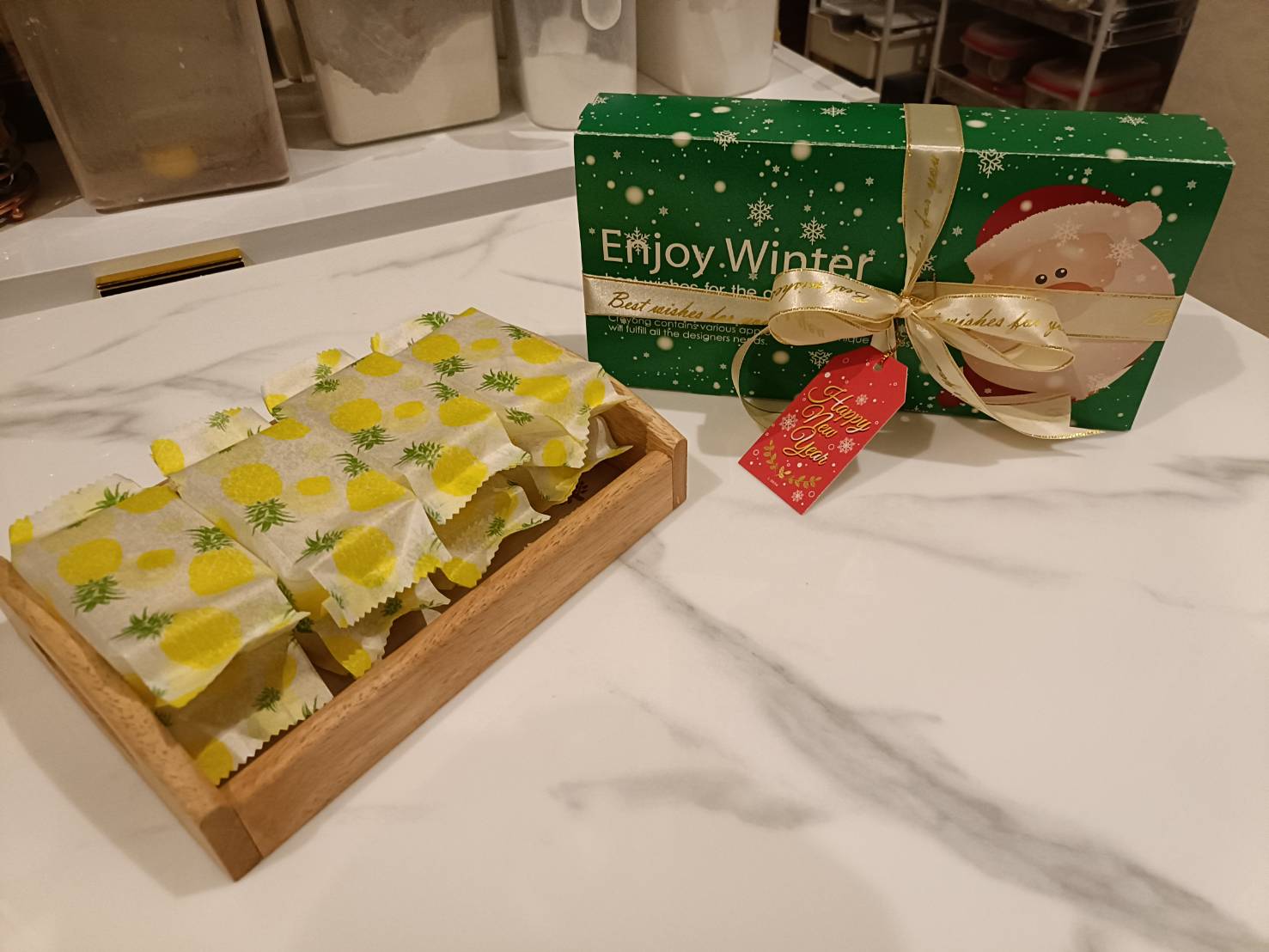 ชีสทาร์ตสัปปะรดสูตรไต้หวัน ราคาต่อชิ้นละ สามารถจัดเซ็ทแพคเก็จเป็นกล่องผูกโบว์ได้ค่ะ