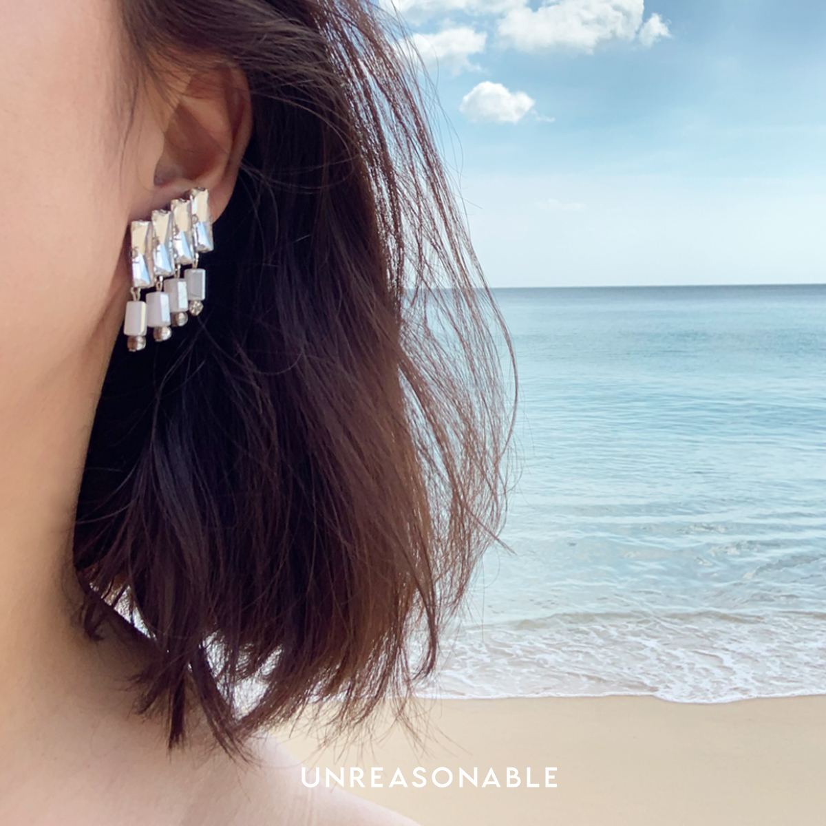 ต่างหู สีขาว ต่างหูคลิป ต่างหูก้านเงินแท้ น้ำหนักเบา สวยใส่สบาย UA0581-01 Unreasonable Accessories