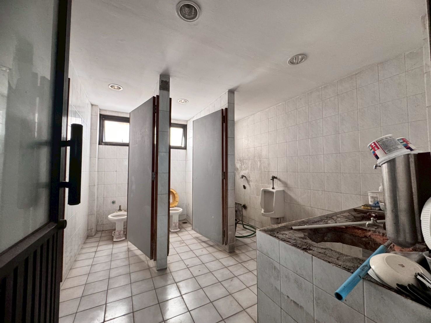 ให้เช่าพื้นที่สำนักงาน ชั้น 4 อาคารโล่งสวย เหมาะทำธุรกิจ ติดถนนรามคำแหง (N.1922)