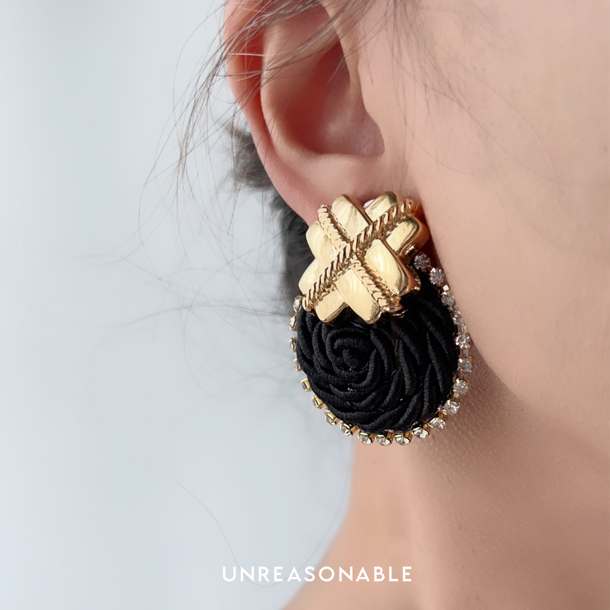ต่างหูเชือกสีดำ ต่างหูคลิป ต่างหูก้านเงินแท้ น้ำหนักเบา UA0954-01 Unreasonable Accessories