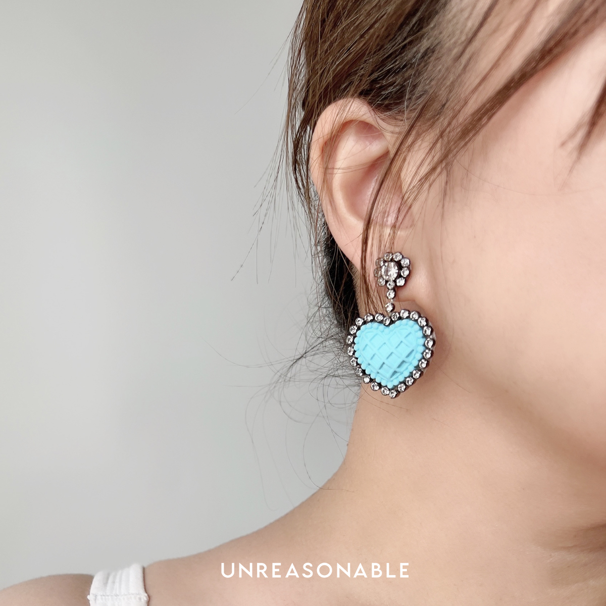 ต่างหูหัวใจ Drop Earrings สีฟ้า ต่างหูคลิป ต่างหูก้านเงินแท้ UA0943-01 Unreasonable Accessories