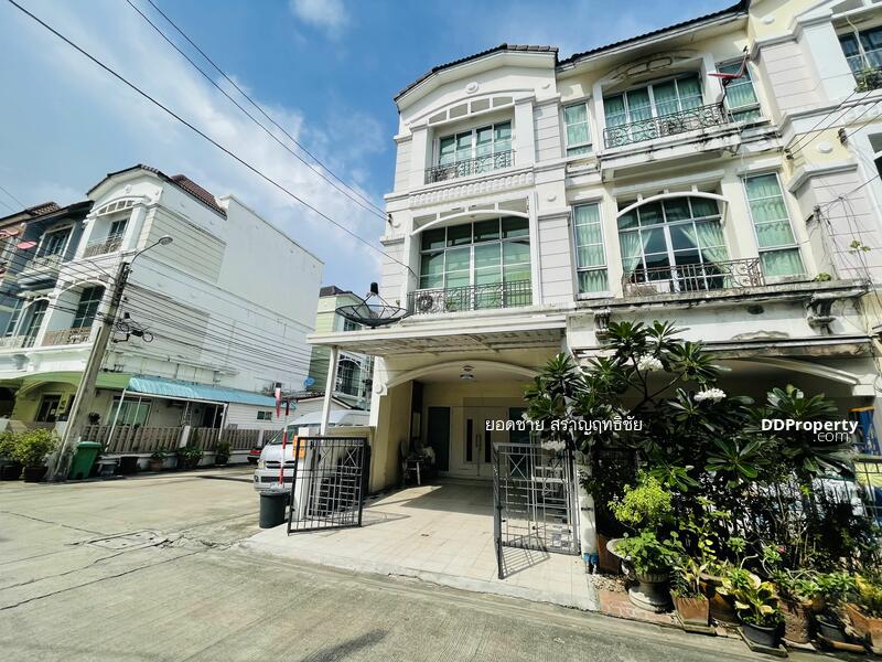 ขายทาวน์โฮม บ้านกลางเมืองโชคชัย 4 กองปราบ 5. 5 ล้านบาท