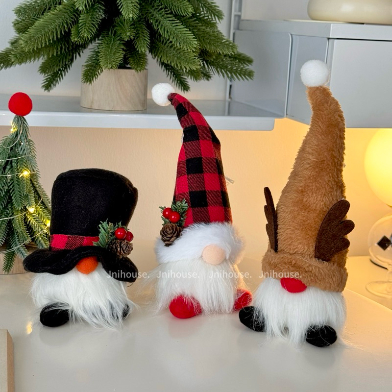 [พร้อมส่ง] Jnihouse : ตุ๊กตาโนม 3 ตัว (Xmas Gnome) เปิดไฟได้