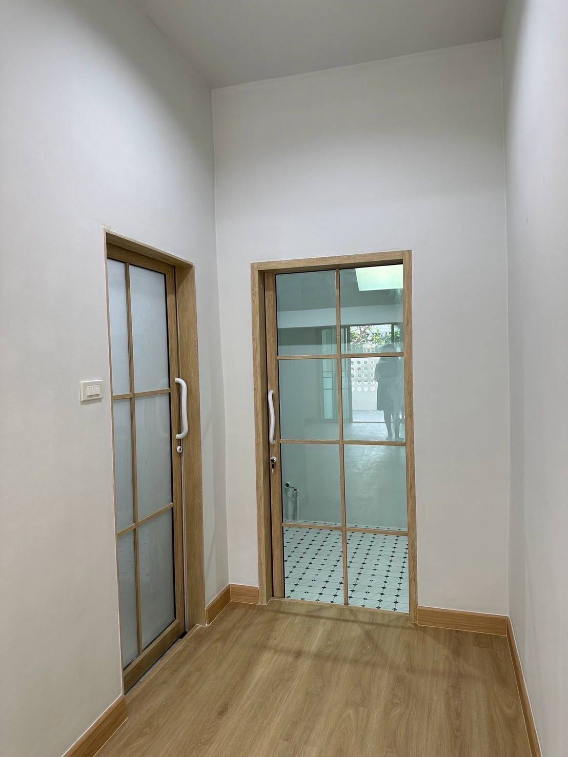 ขายทาวน์เฮ้าส์ หมู่บ้านทอรุ้ง บ้านหลังมุม รีโนเวทใหม่ทั้งหลัง (N.1627)