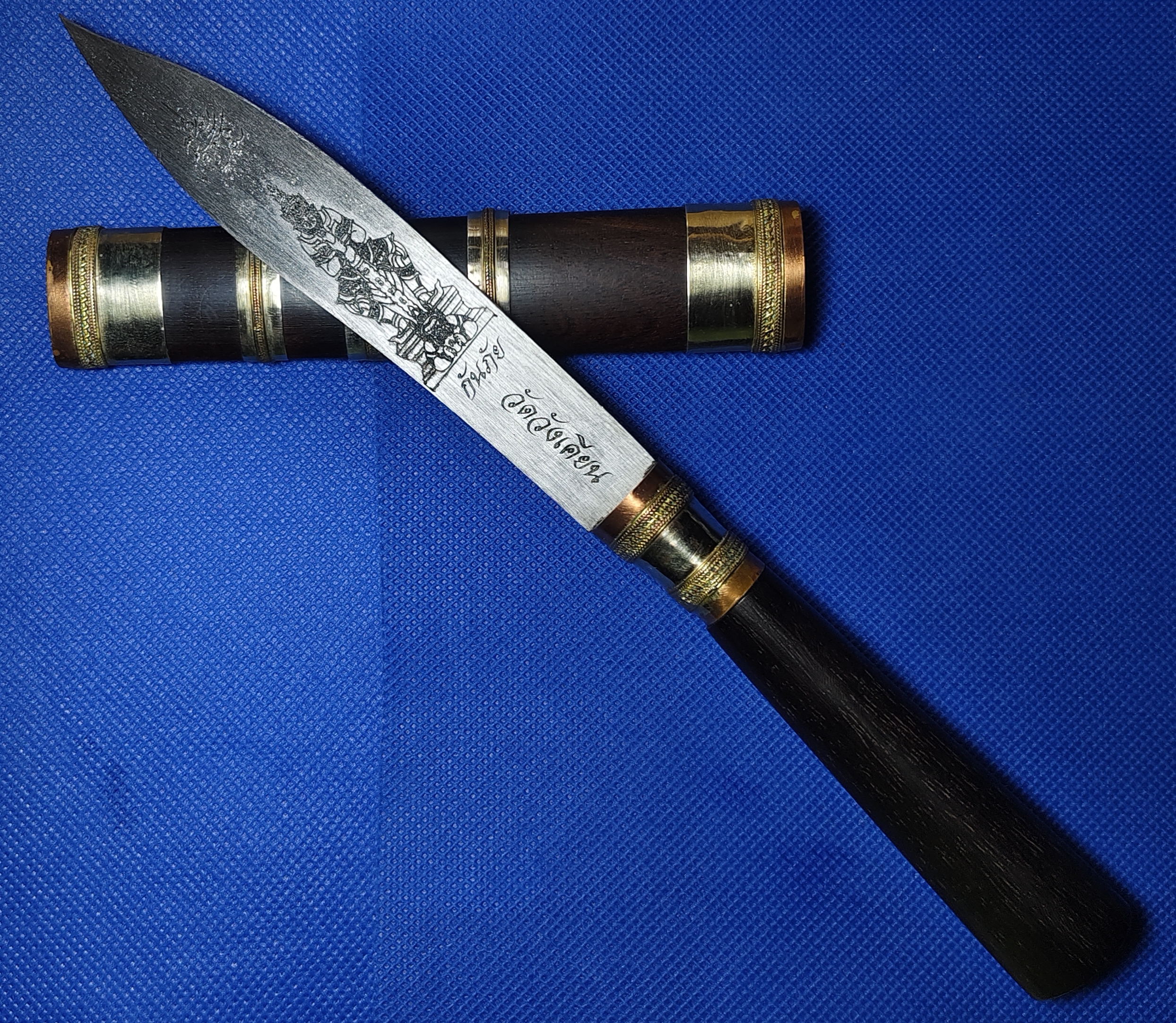 มีดหมอท้าวเวสสุวรรณ รุ่นกันภัย วัดวังเคียน (ปลุกเสกไตรมาส3เดือน) หลวงพ่อพัฒน์ วัดห้วยด้วน ปลุกเสก (เลขมงคล166สร้าง 299เล่ม)