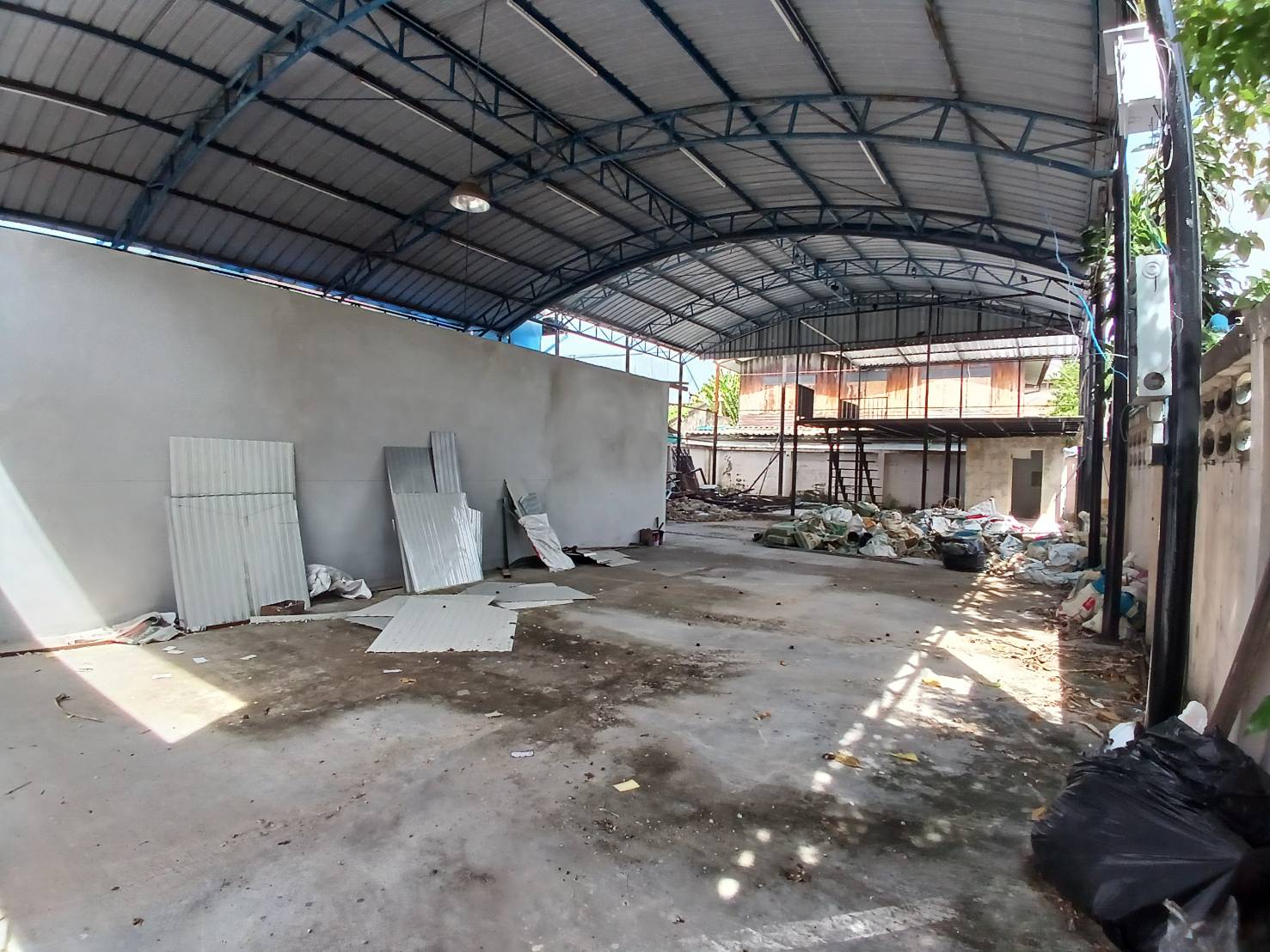 ให้เช่าโกดังซอยสุขุมวิท105 พื้นที่ 50 ตรว. โกดังลาซาล (N.1020)