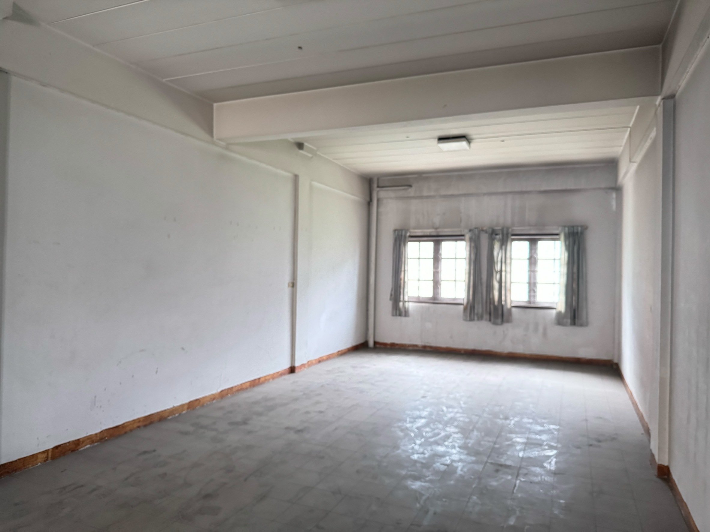 *ให้เช่าอาคารพาณิชย์ 4.5 ชั้น ทำเลดี ย่านสุขุมวิท 71 (ปรีดีพนมยงค์)* (N.1034)