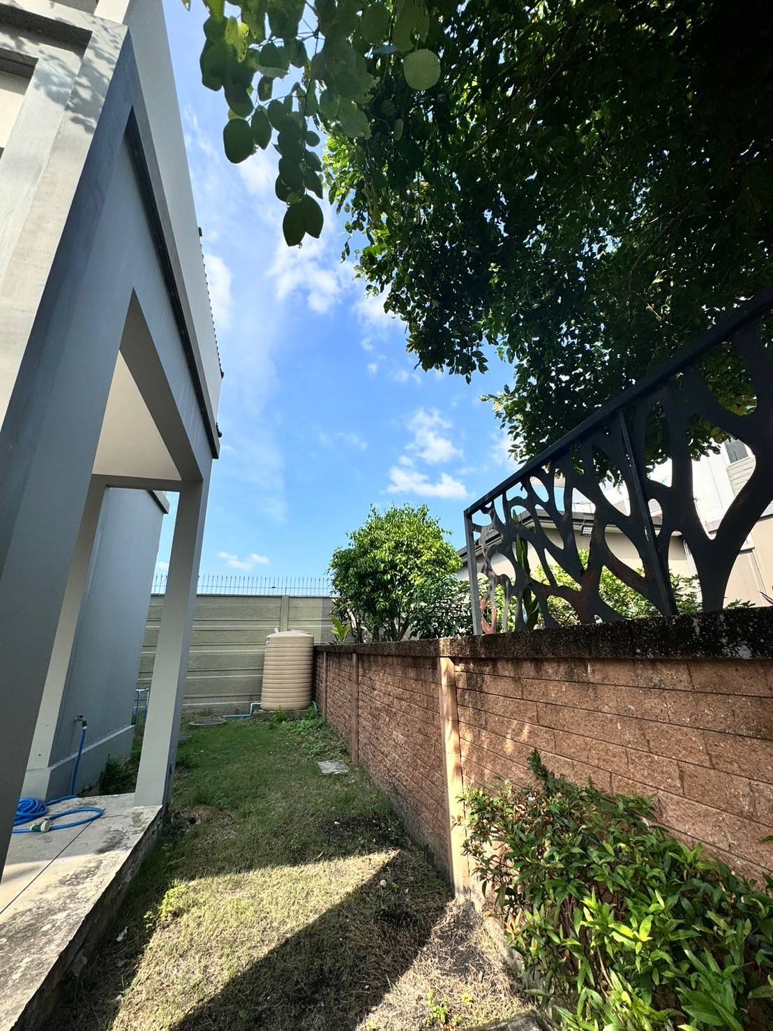 ขาย เช่า บ้านเดี่ยวหมู่บ้านเดอะแพลนท์รังสิต-คลอง3 หลังมุม เช่า 20,000 บาท อ.คลองหลวง ปทุมธานี ( N.1460 )