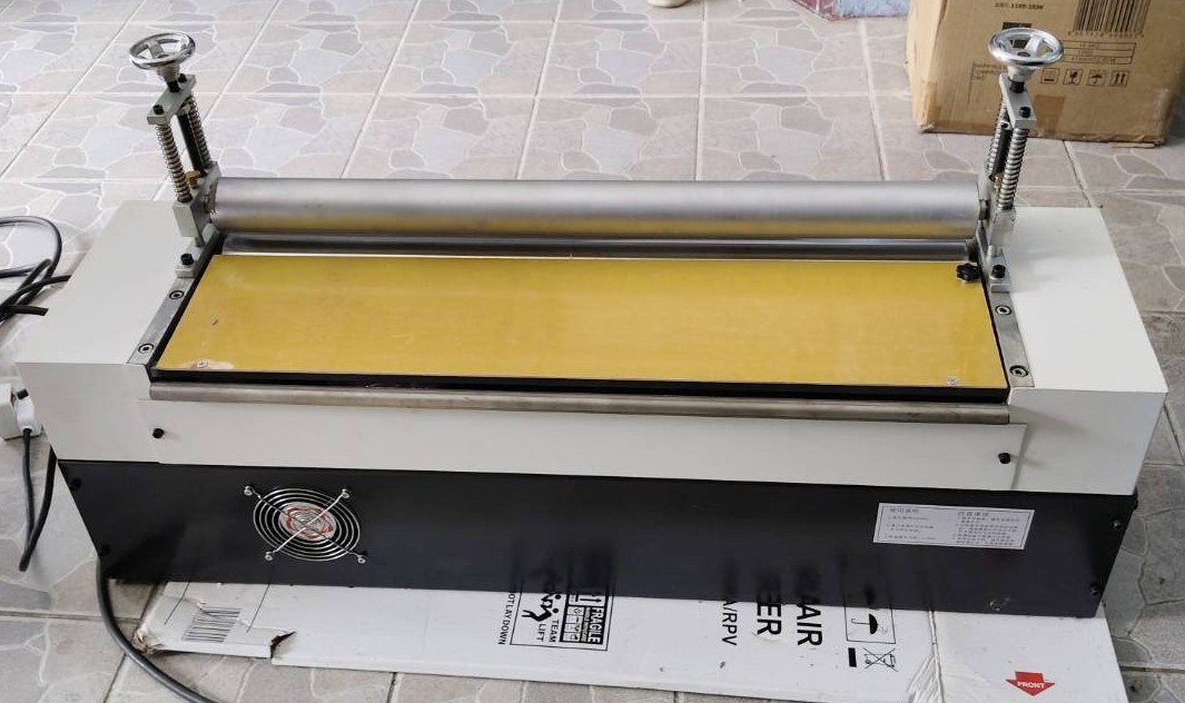 เครื่องทากาวร้อน Hot melt glue machine หน้ากว้าง 80ซม.