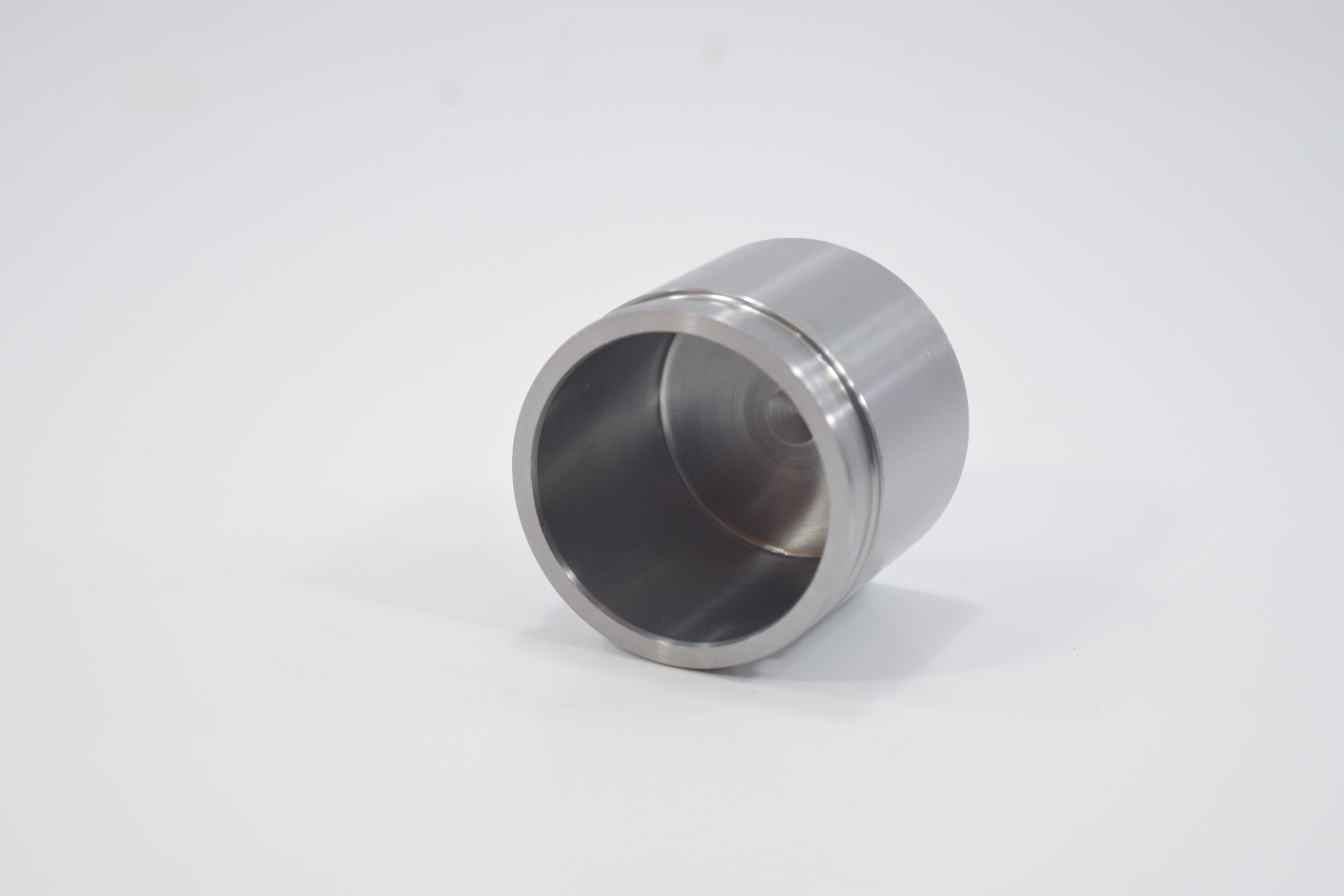 ลูกสูบดิสเบรค NISSAN A31 / CEFIRO 12V. / นิสสัน เซฟิโร่ / 3PD-4760 / 41121 - 40F00 / ขนาด วงนอก 53.85 สูง 48.80 (จำนวน 1 ชิ้น) (CALIPER PISTON)
