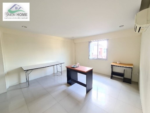 ขายตึกพานิชณ์ข้างโลตัสจันทบุรี (N.174)