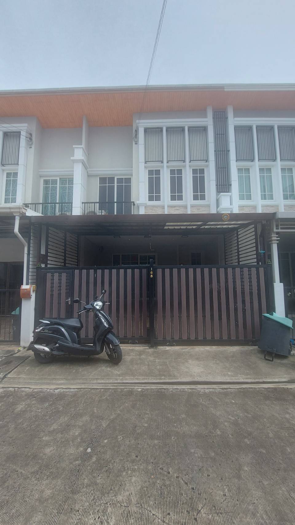 ขายทาวน์เฮ้าส์ 2ชั้น หมู่บ้านโกลเด้นทาวน์ บางนา-สวนหลวง1 (N.1375)