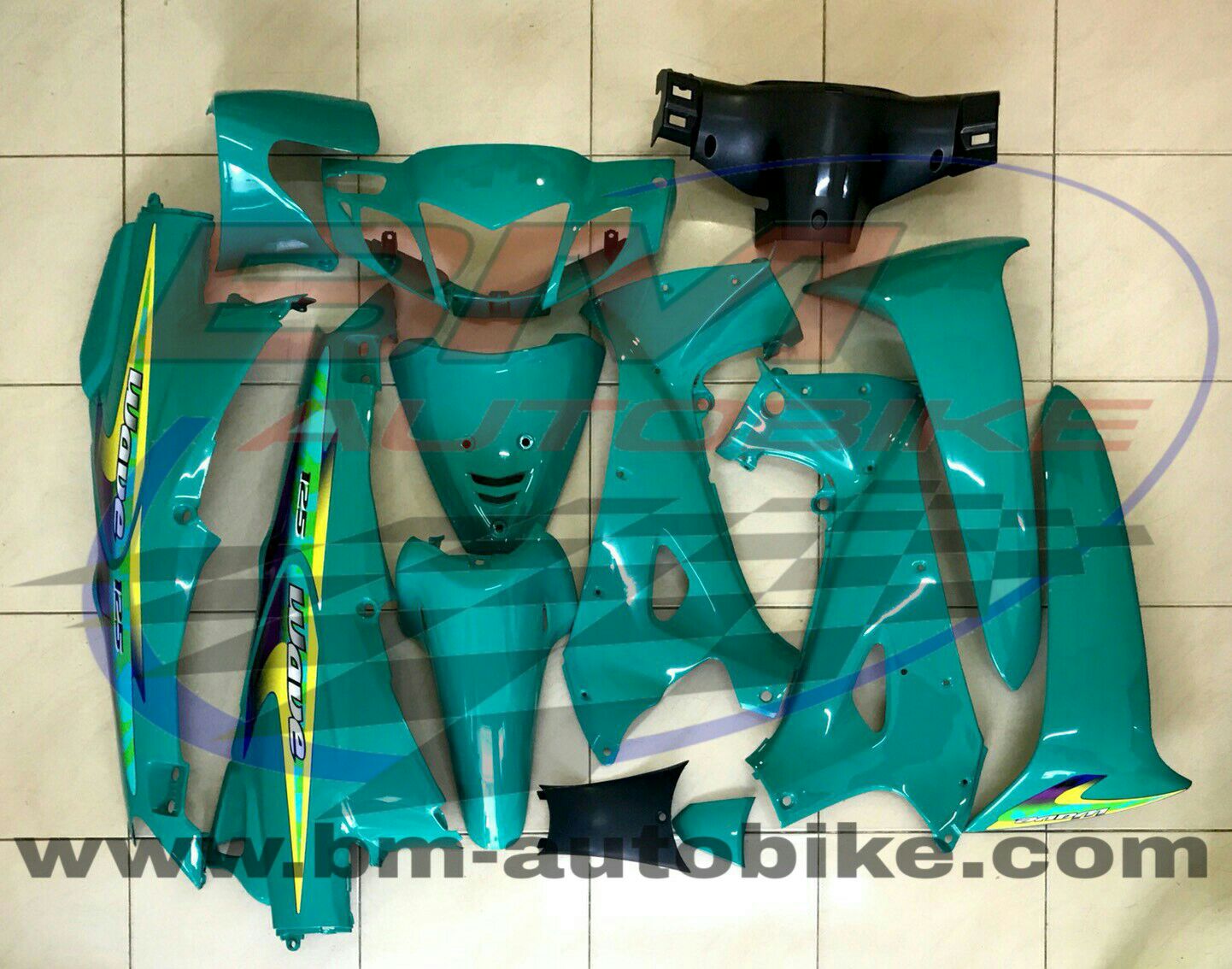 ชุดสี WAVE 125R สีเขียวARMล้วนกุญแจกลม + หน้ากากหลัง + อกไก่ 4,500 กรัม