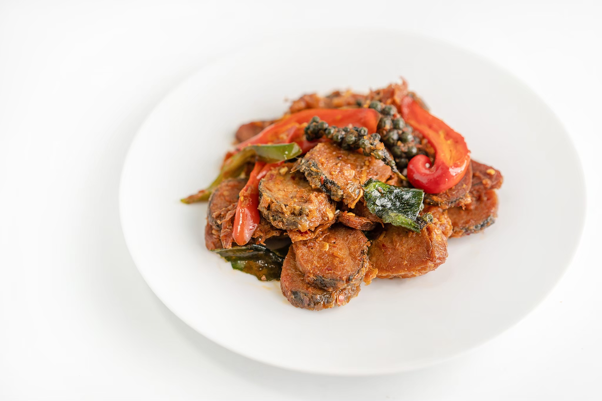 อาหารเจ ผัดฉ่าปลาเจ (Thai spicy stir fried vegan fishless)