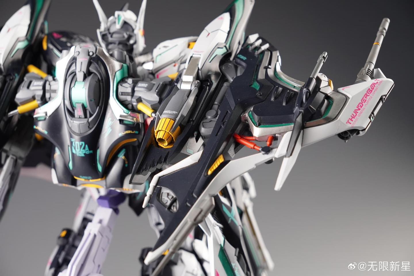 (MG) 1/100 In Era+ Thunderbolt 2.0 with Manta Ray Equipment [Infinite Dimension]