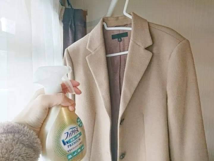 Fabreeze W Premium Spray Set (Gold series) จาก P&G Japan 1× ขวดสเปรย์ 2× ถุงรีฟิล