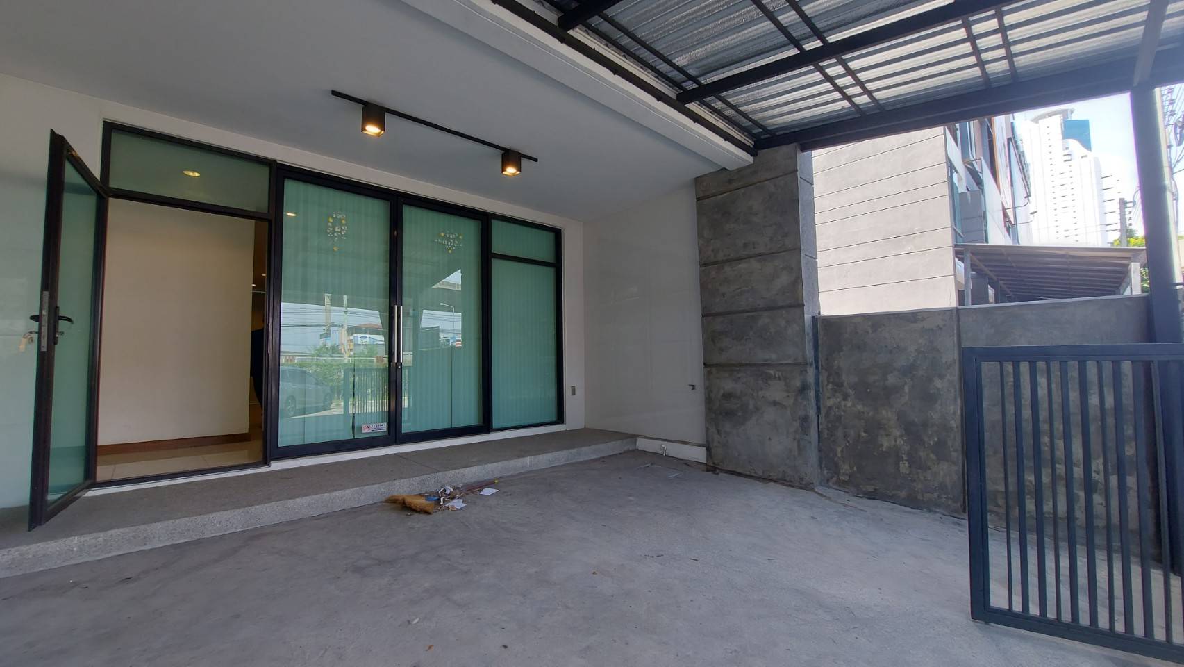 ให้เช่าโฮมออฟฟิศ 4 ชั้นในโครงการเอ็นเตอร์ไพรซ์พาร์ค บางนา-ตราด กม.5 บางพลี สมุทรปราการ (N.1442)