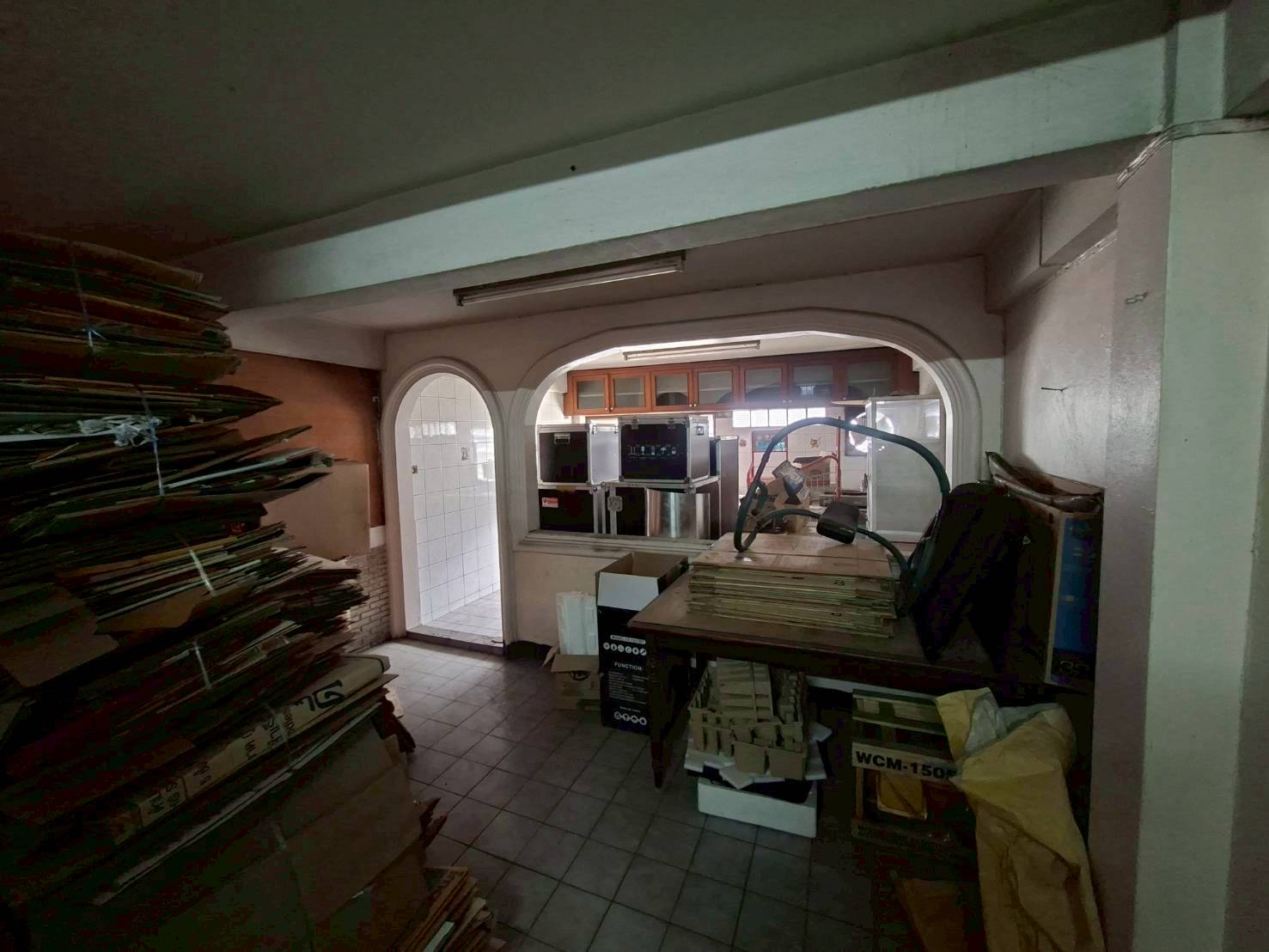 ให้เช่าอาคารพาณิชย์ 1 ห้องข้างล่าง + 2 คูหา ข้างบน 4 ชั้น ติดถนนเฉลิมพระเกียรติ (N.1857)