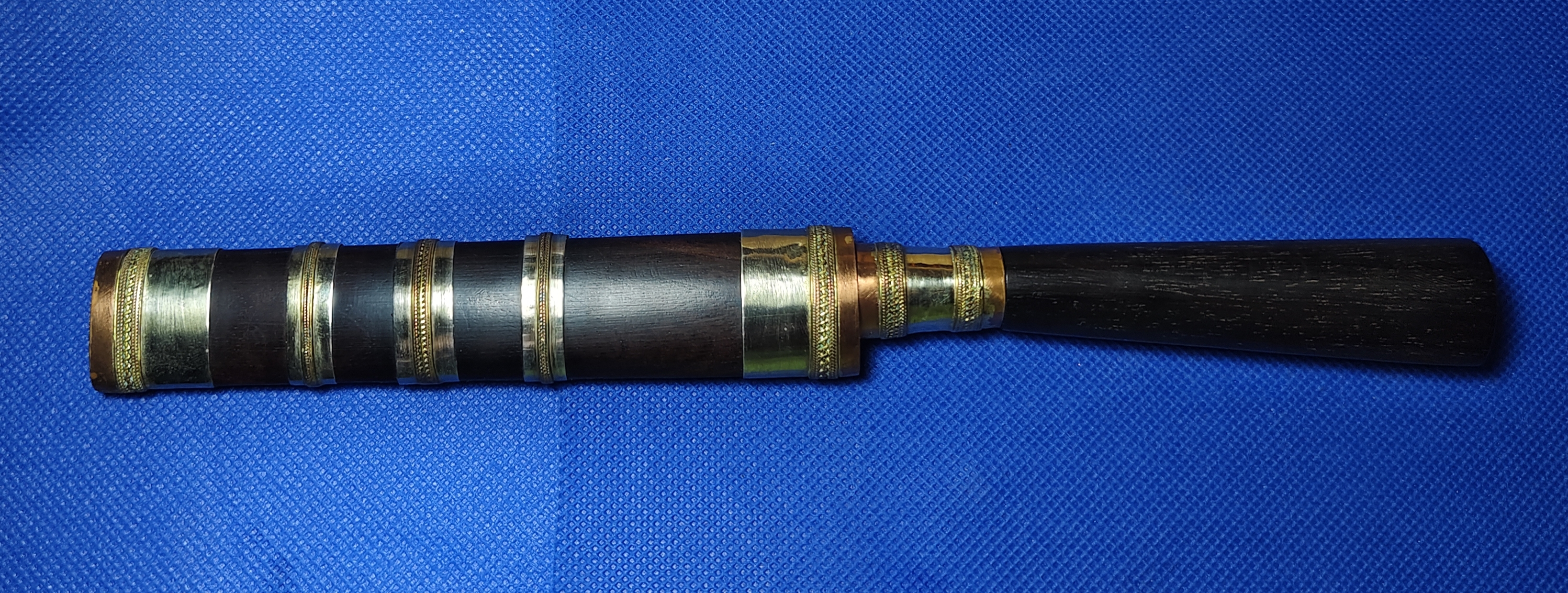 มีดหมอท้าวเวสสุวรรณ รุ่นกันภัย วัดวังเคียน (ปลุกเสกไตรมาส3เดือน) หลวงพ่อพัฒน์ วัดห้วยด้วน ปลุกเสก (เลขมงคล166สร้าง 299เล่ม)