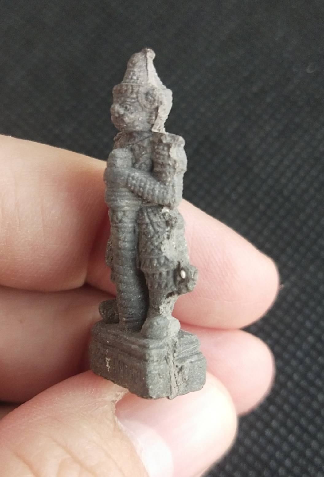 ท้าวเวสสุวรรณ รุ่นแรก เนื้อผงตะเคียน หลวงพ่อพูล วัดไผ่ล้อม ปี 2547