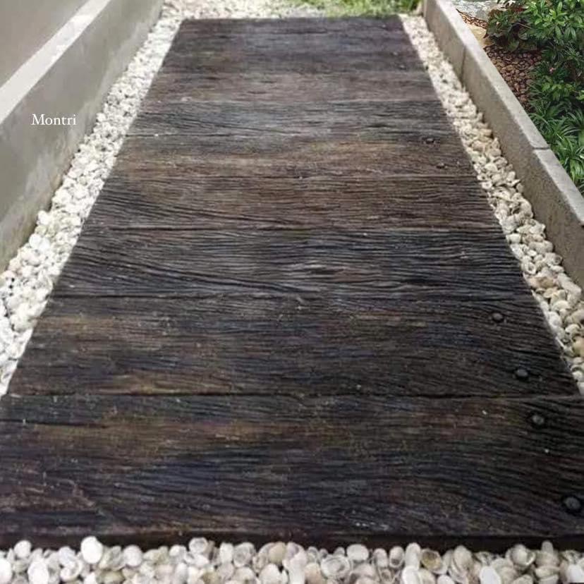 แผ่นปูทางเดิน ปูนลายไม้ งาน DiY สวยๆ ขนาด : กว้าง 20 ยาว 80 หนา 4.5 cm.