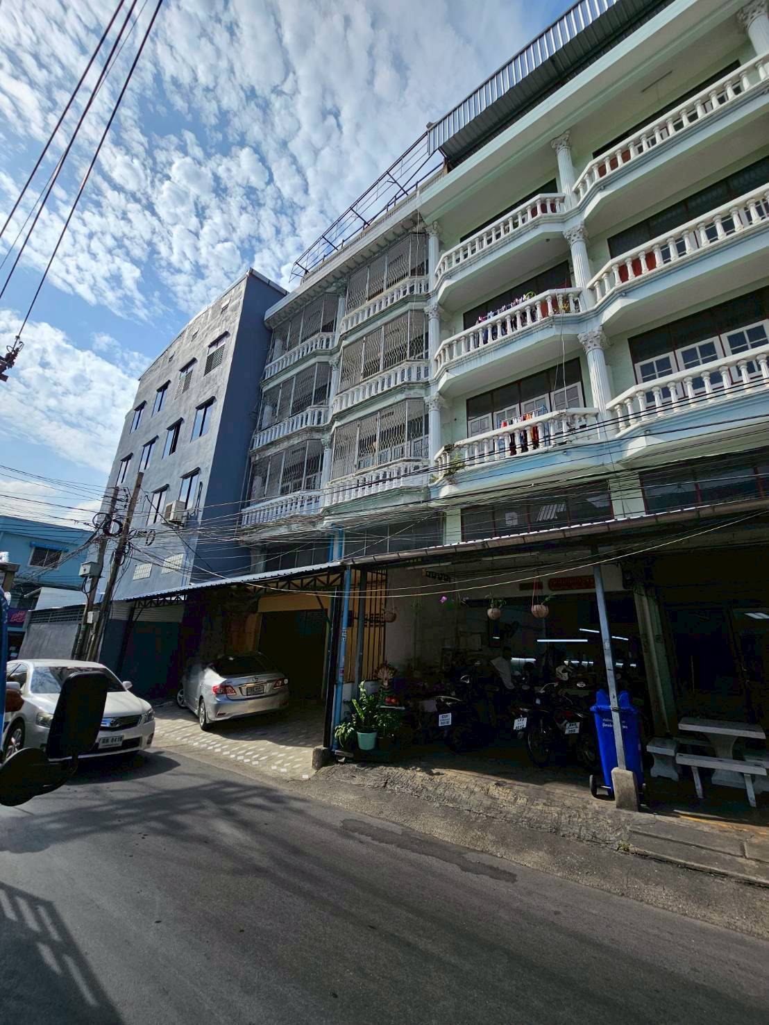 ขายอาคารพานิชย์ 6 ชั้น 2 คูหา สาทร รีโนเวทใหม่พร้อมเข้าอยู่ (N.1906)