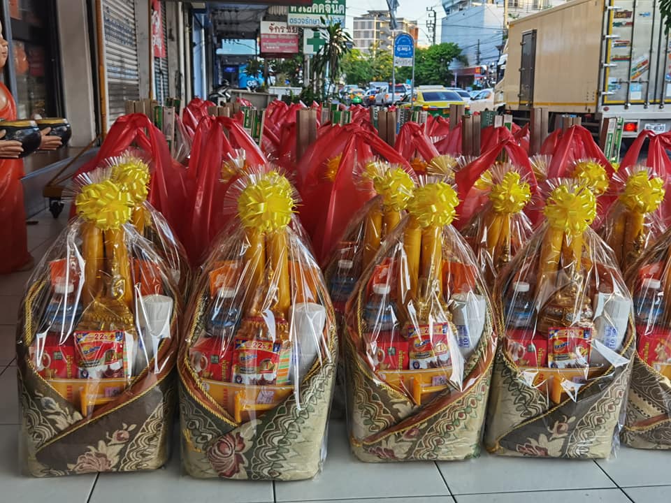 สังฆทานอาสนะเทียนพรรษาคู่
