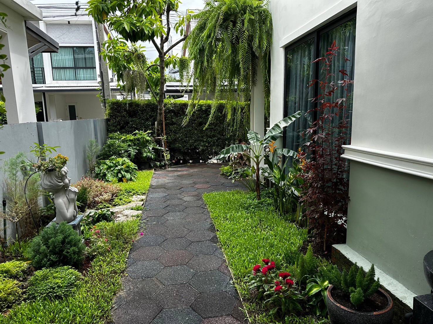 ให้เช่า บ้านเดี่ยว หมู่บ้าน WE/2 ซ.เฉลิมพระเกียรติ ร.9 ประเวศ รีโนเวทใหม่ทั้งหลัง (N.1570)