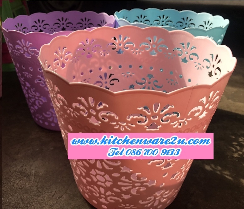P10324 ตะกร้ากลม (25*25*24 cm) ลายฉลุ สวยงาม ขายดี No.63 (ราคาส่งต่อ 1 โหล: 12 ใบ:ขายส่งทุกอย่าง 20 บาท)
