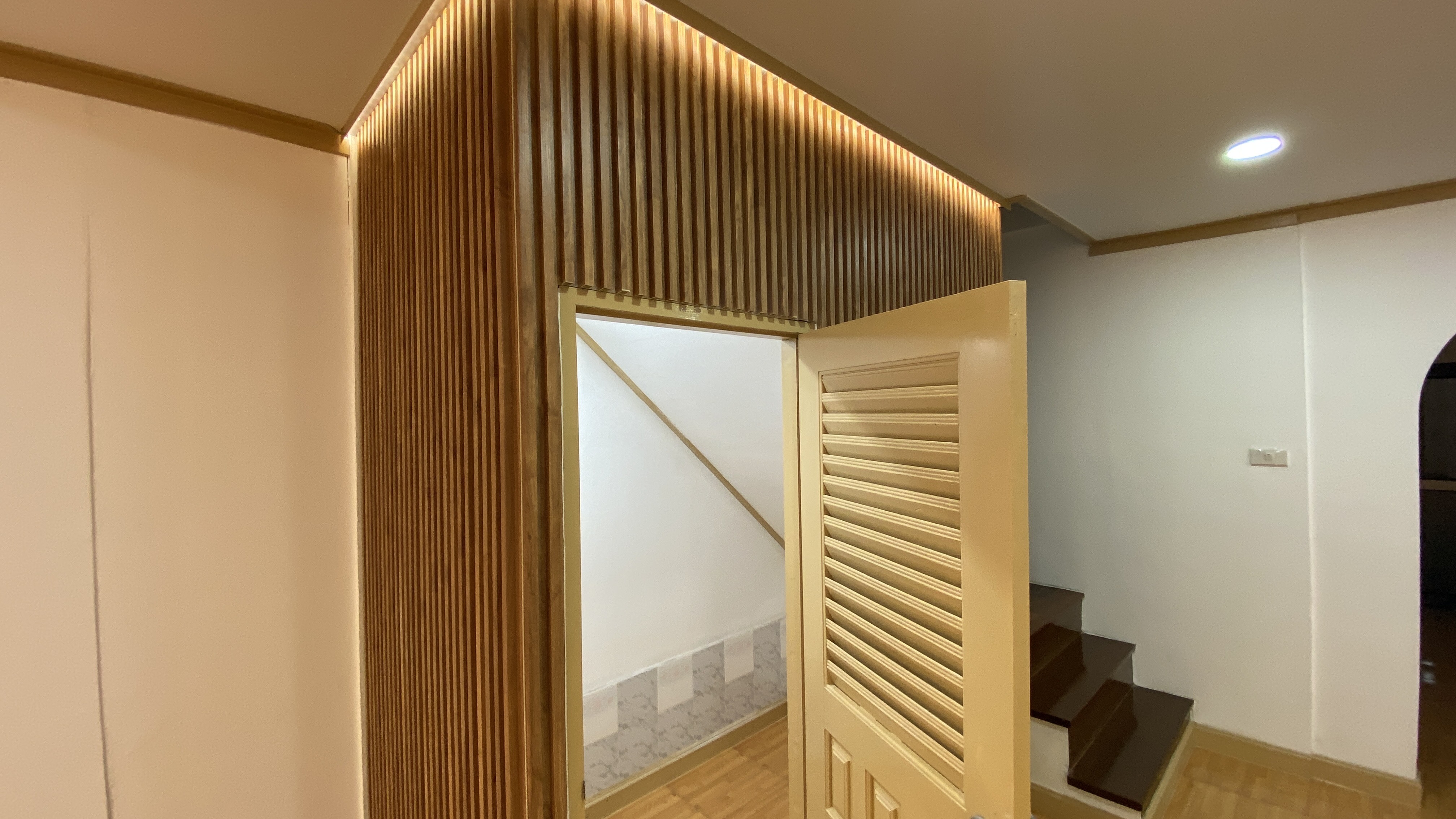 ขายทาวน์เฮ้าส์ 2 ชั้น หมู่บ้านเสนาวิลล่า84 แฮปปี้แลนด์ ใกล้เดอะมอลล์บางกะปิ (N.988)