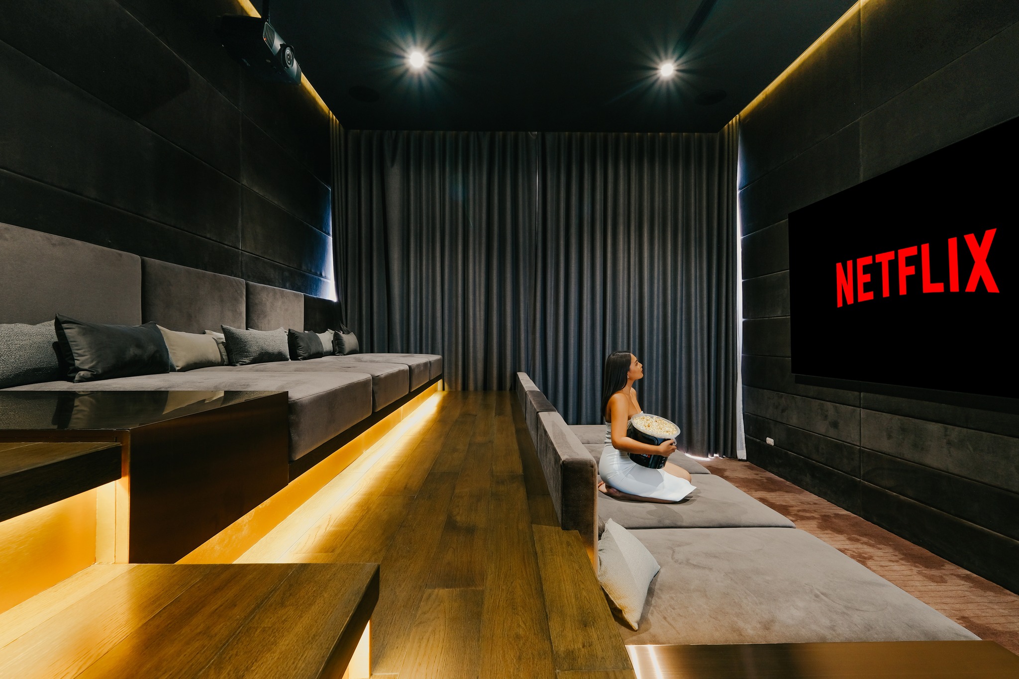 Cloud Thonglor–Phetchaburi Condominium Experience and prove for yourself the true value of location, luxury, and lifestyle — a high-end condominium offering over 4,000 sq.m. of full-facility common areas, the most comprehensive in this district.