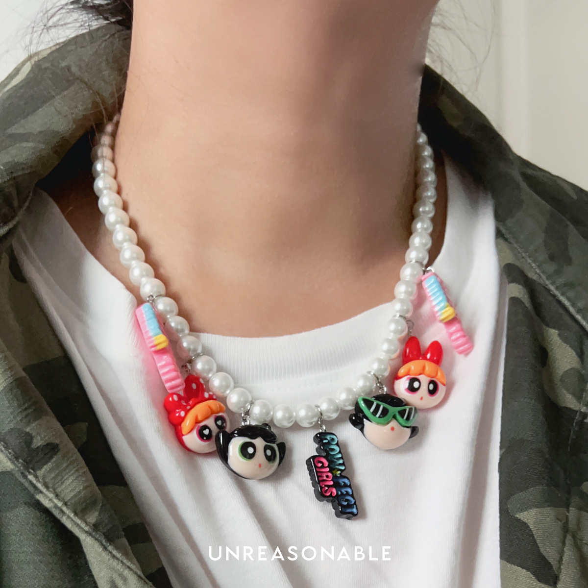 สร้อยคอมุกแก้ว 8.0 mm. มาพร้อมจี้ น่ารัก ความยาว 16 นิ้ว UA0960-01 Unreasonable Accessories