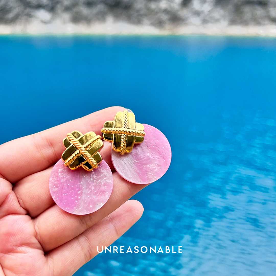 ต่างหู ชมพู ต่างหูคลิป ต่างหูก้านเงินแท้ น้ำหนักเบา สวยใส่สบาย UA0865-02 Unreasonable Accessories