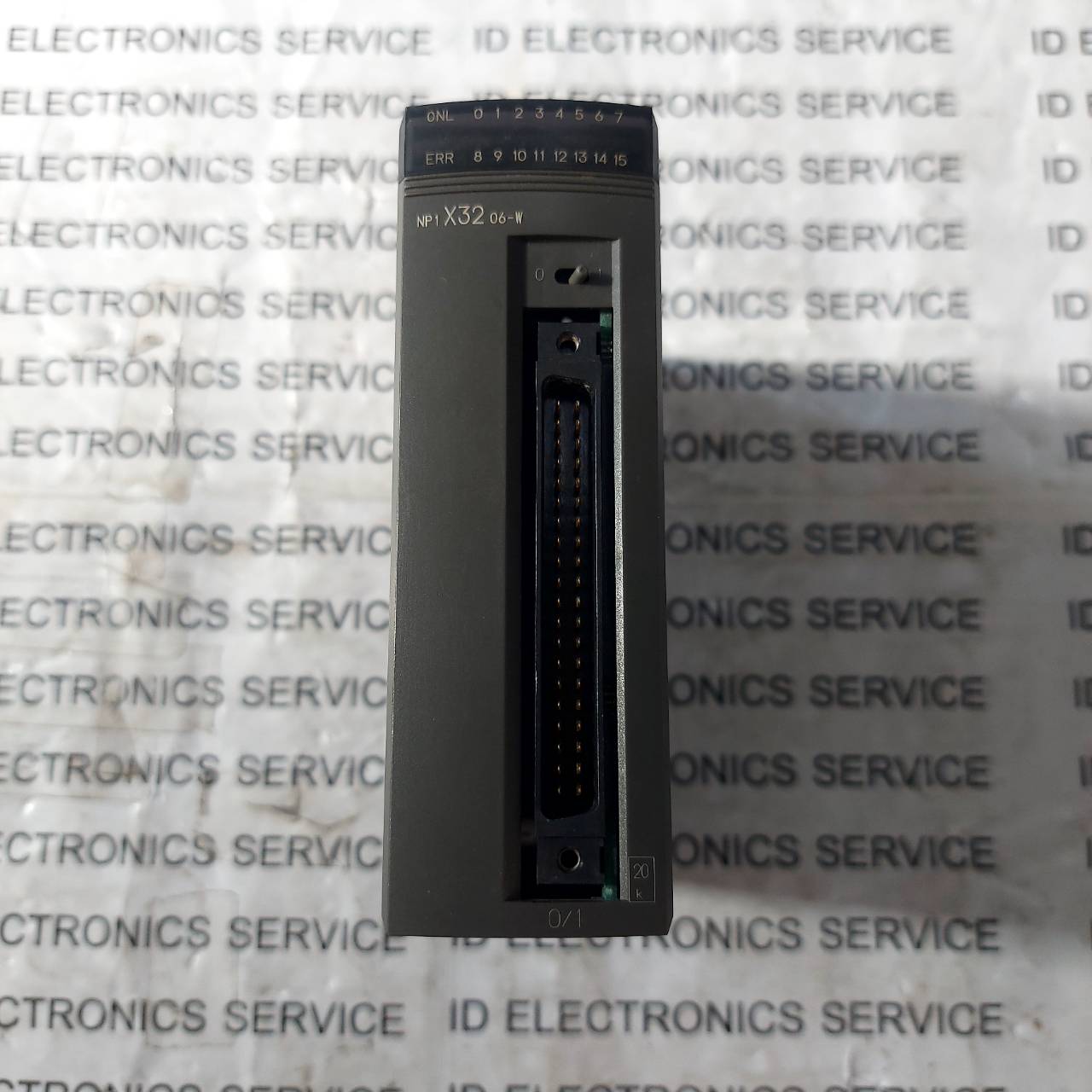PLC " FUJI " MODEL : NP1X3206-W