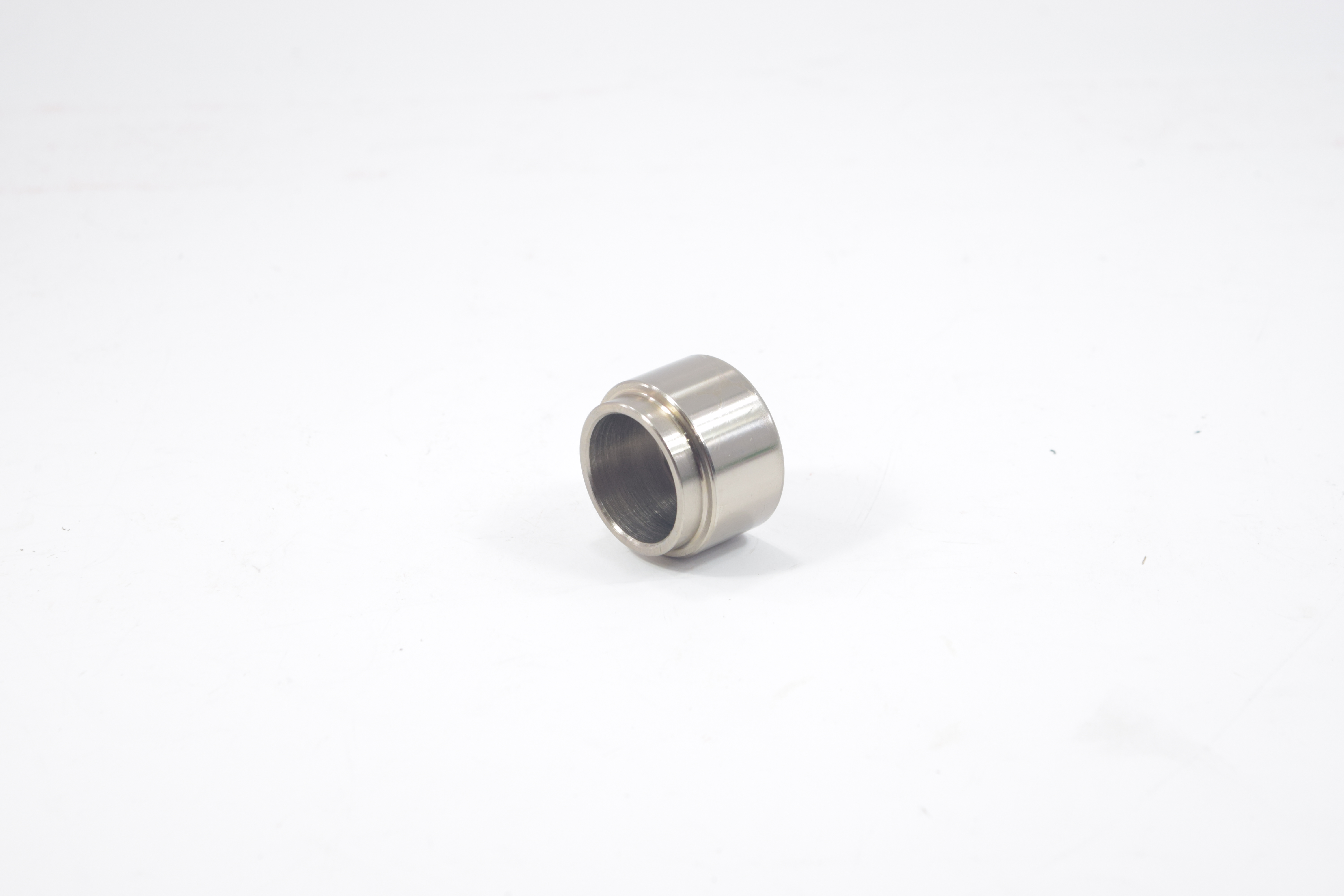ลูกสูบดิสเบรค TOYOTA LN50 4WD (ใหญ่ ) โตโยต้า / 3PD-2572 / 47731 - 30020 / ขนาด วงนอก 42.75 / สูง 28.55 (จำนวน 1 ชิ้น) (CALIPER PISTON)