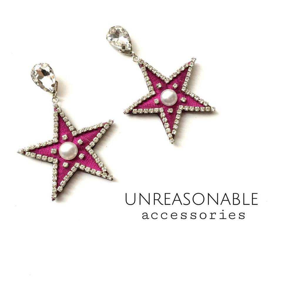 ต่างหูดาว สีแดง ต่างหูคลิป ต่างหูก้านเงินแท้ น้ำหนักเบา UA0024-02 Unreasonable Accessories