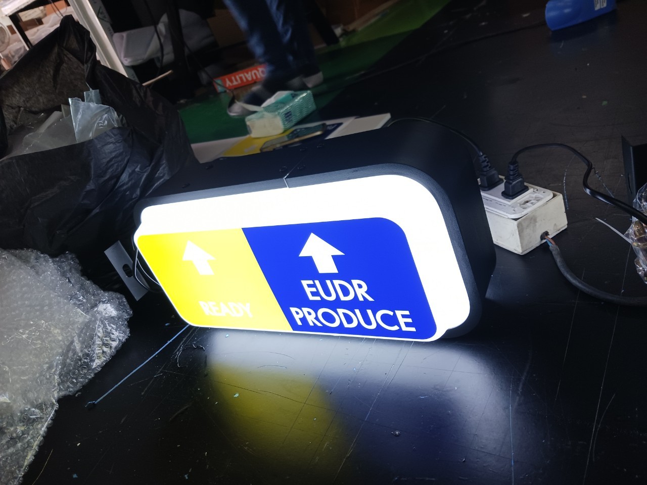 กล่องไฟสำเร็จ 20x40 cm