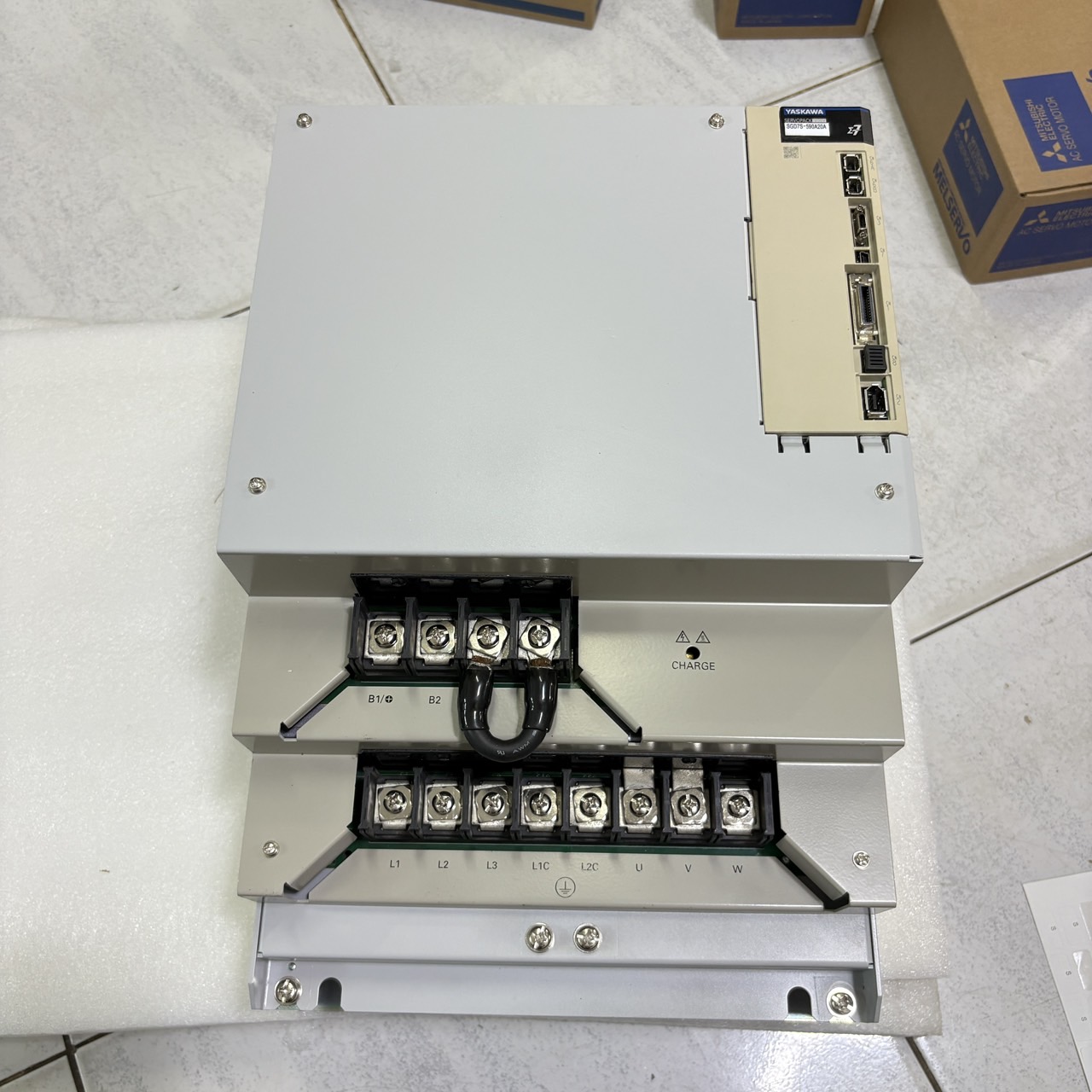 SGD7S-590A20A DRIVE "YASKAWA"