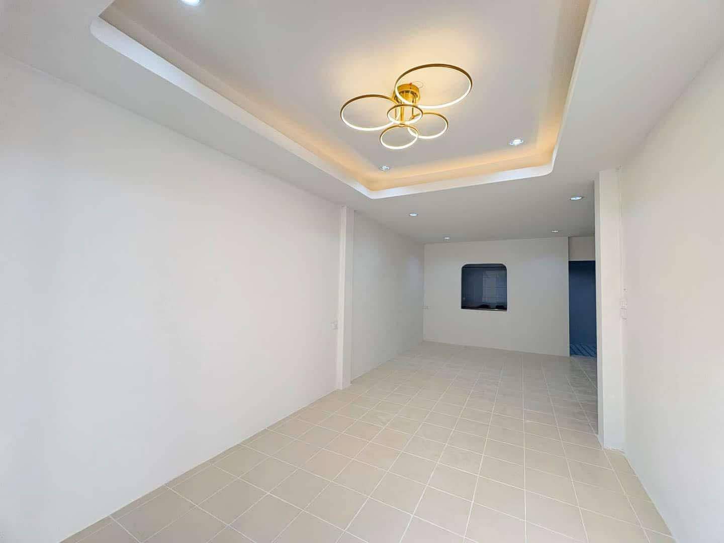 ขายทาวน์เฮาส์ 2 ชั้น หมู่บ้าน พูนสินธานี3 ซ.เคหะร่มเกล้า 64 รีโนเวทใหม่ พร้อมอยู่ (N.1532)