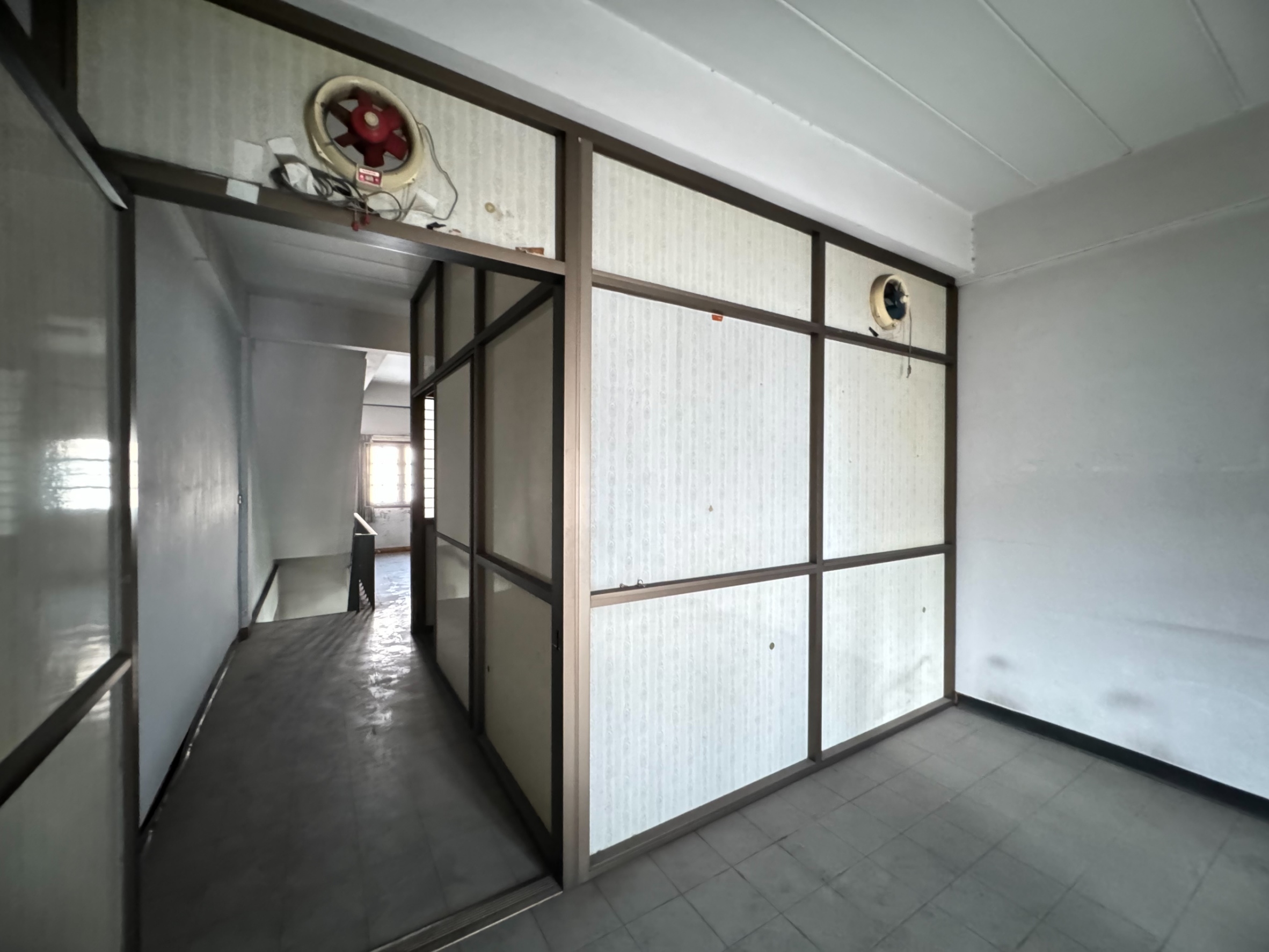 *ให้เช่าอาคารพาณิชย์ 4.5 ชั้น ทำเลดี ย่านสุขุมวิท 71 (ปรีดีพนมยงค์)* (N.1034)