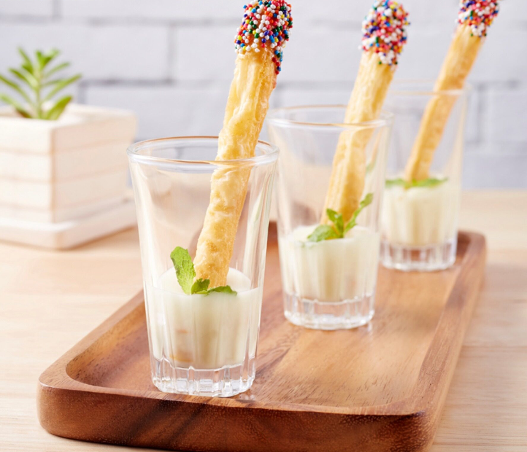 P11706 แก้วช็อท 2.1 Oz. (60 มิล) (5*5*8 cm) No.404602 ราคาส่งต่อ 1 ลัง : 144 ใบ : 1440 บต่อลัง