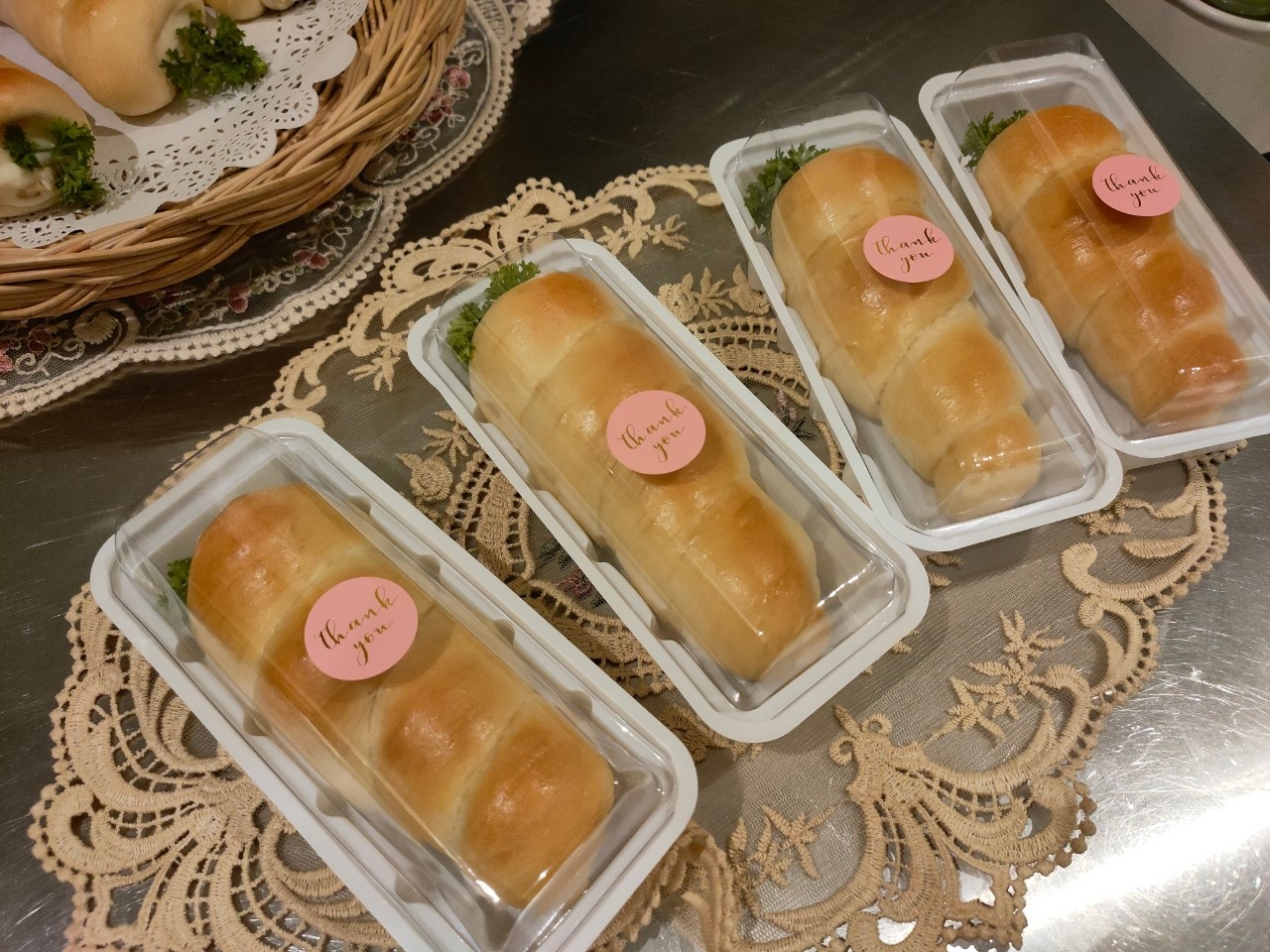 ขนมปังครีมฮอร์นสอดไส้ครีมชีสข้าวโพดหอมมัน นัวครีมชีสข้าวโพดเต็มเมล็ด อร่อยสุดๆ