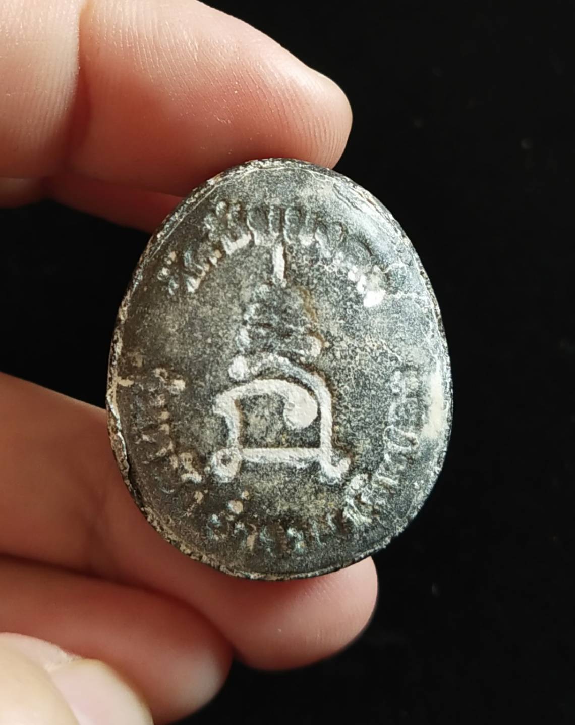 พระปิดตา รุ่นแรก หลังยันต์นะ วัดชัยมงคล ปี 2522 (หลวงปู่โต๊ะ ปลุกเสก) ตะกรุดทองคำ ๙ ดอก